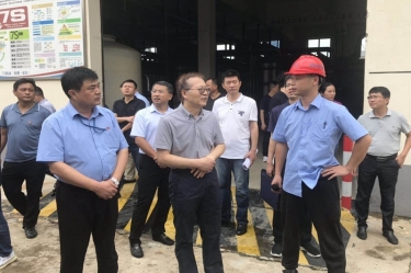 2020年(nian)8月5日(ri)，時任國(guo)傢(jia)水利部(bu)全國(guo)節(jie)約用(yong)水辦(bàn)公(gōng)室副主(zhu)任熊中(zhong)才(cai)莅臨景興紙業調研齊(qi)業用(yong)水節(jie)水工(gong)作(zuò)